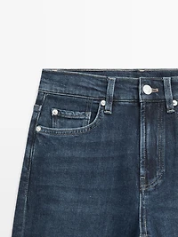 High-waist straight-leg comfort jeans