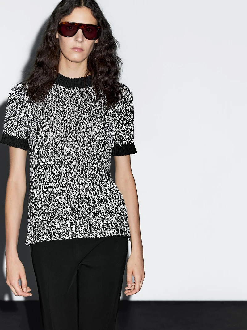 Short sleeve knit sweater