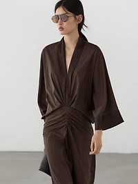 Robe à manches longues froncée