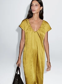 Robe midi satinée et froncée