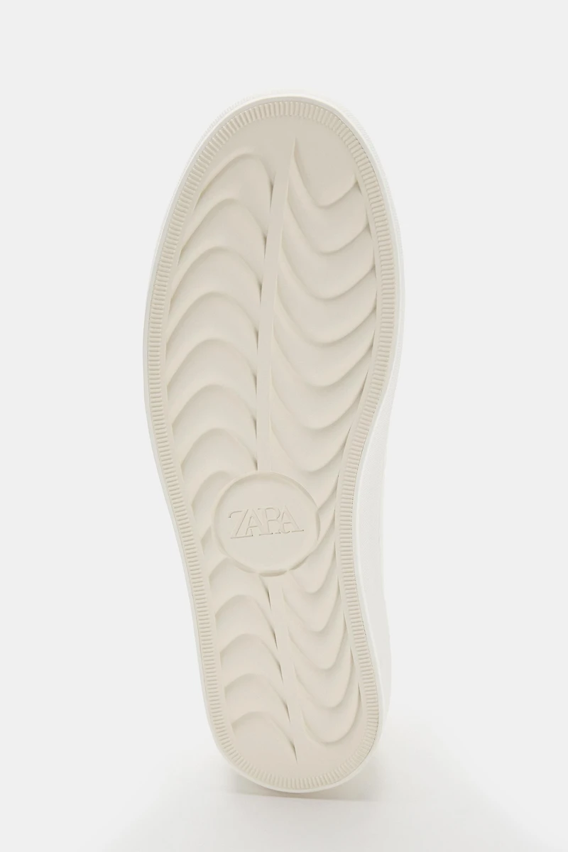 SNEAKERS WITH HEEL DETAIL