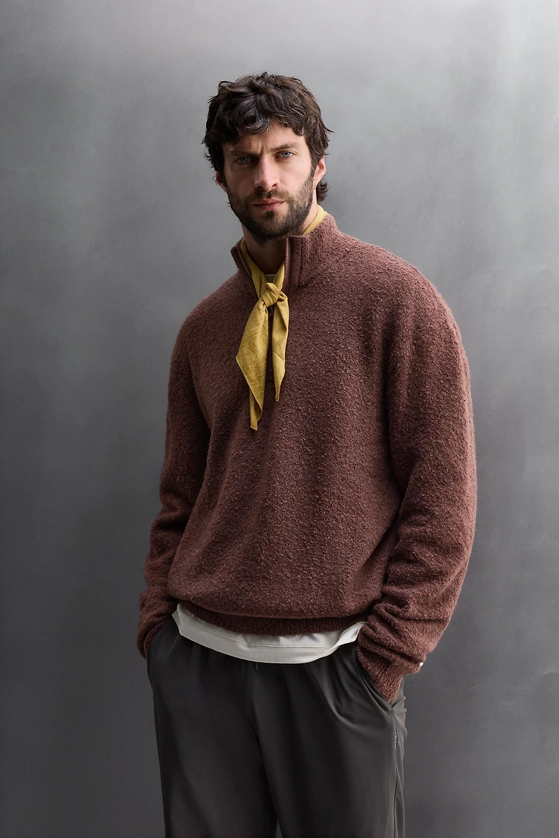 PULL BIMATIÈRE À COL ZIPPÉ