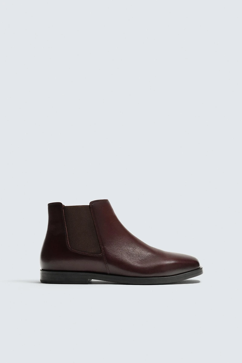LEATHER CHELSEA BOOTS