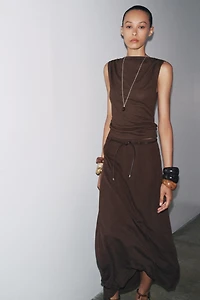 CUT-OUT KNIT TOP