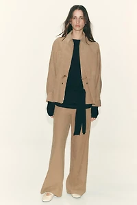 VESTE À POCHES ET TAILLE AJUSTABLE