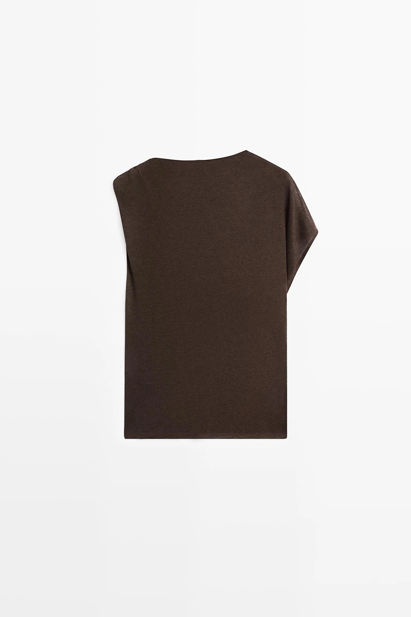 Top fluide asymétrique à épaules tombantes