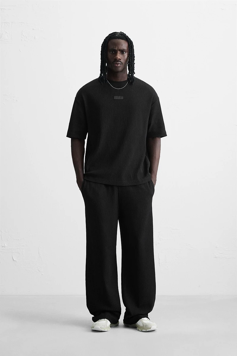 VERTICAL TEXTURED T-SHIRT