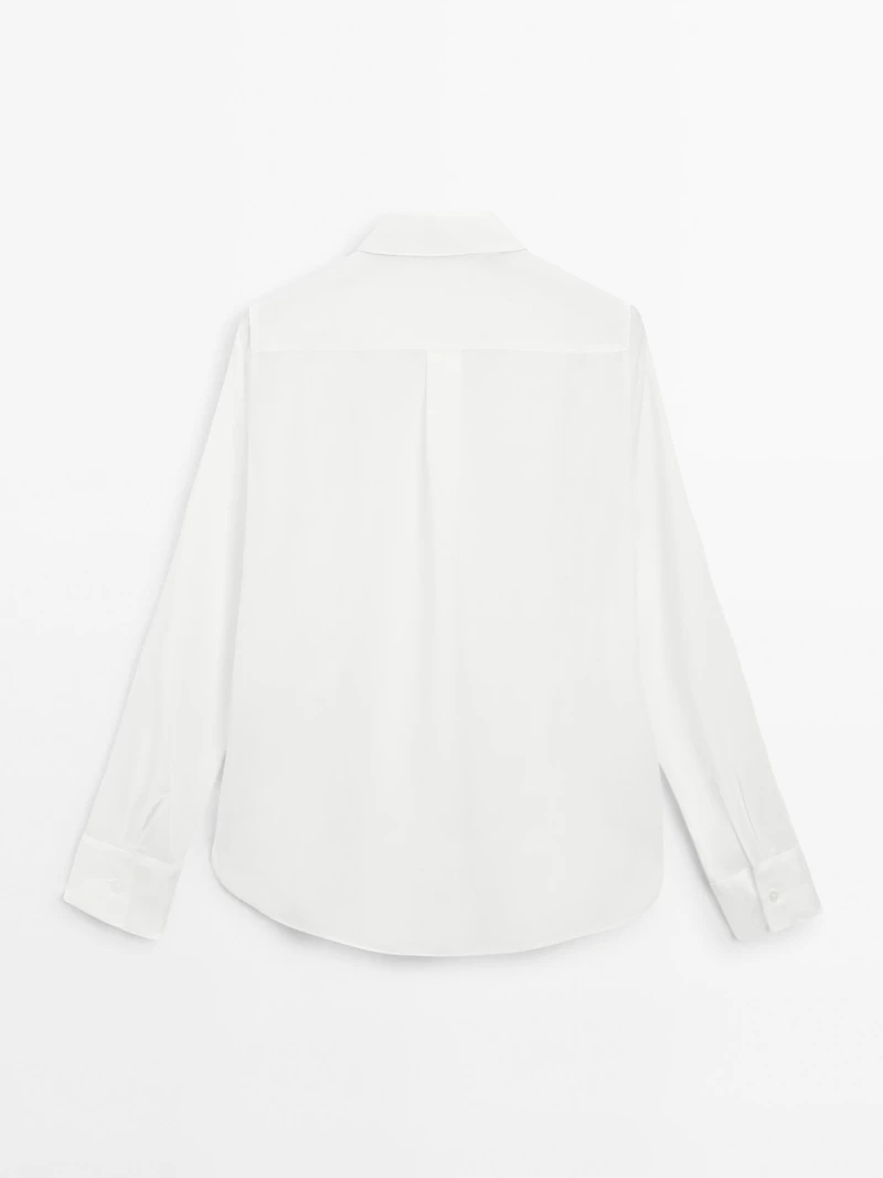 Flowing shirt with collar