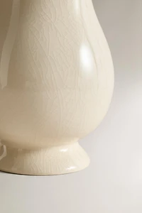 CLASSIC PORCELAIN PITCHER