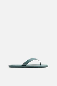 STRAPPY LEATHER SANDALS