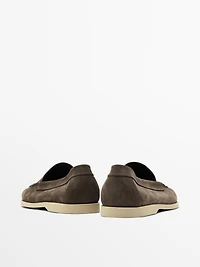 Mocassins souples en croûte de cuir