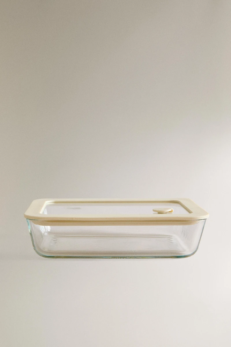 23.67 oz AIRTIGHT FOOD CONTAINER
