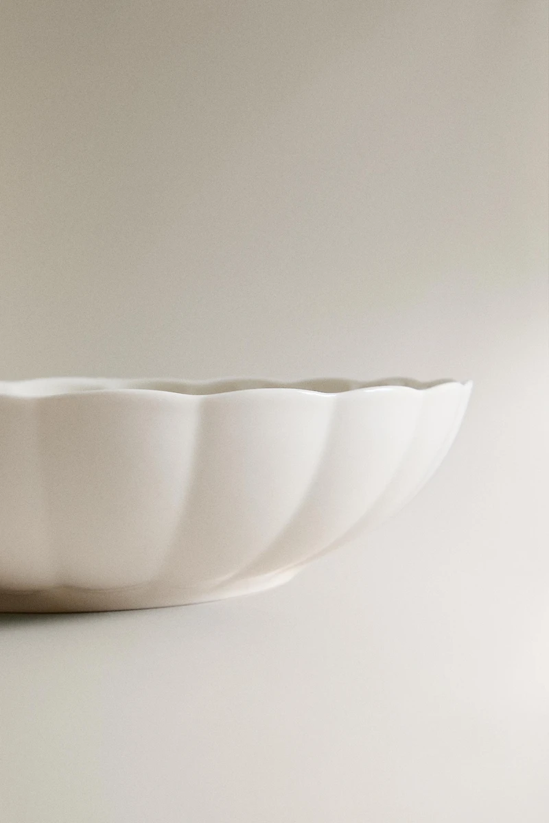 SCALLOPED PORCELAIN SALAD BOWL
