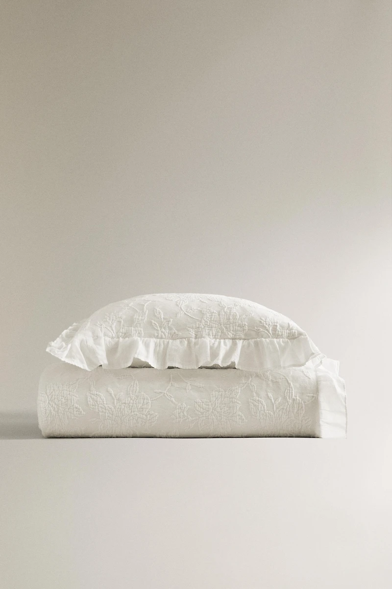 JACQUARD BEDSPREAD WITH RUFFLES