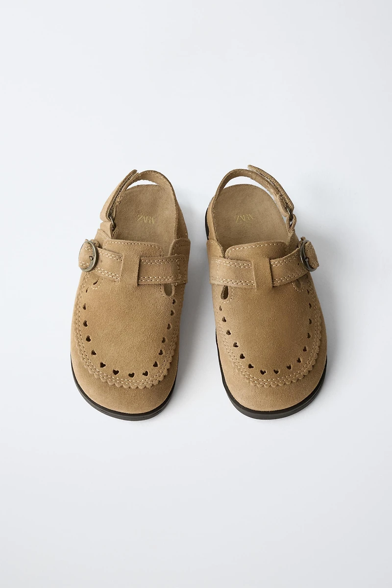 SABOTS EN CUIR À CŒURS