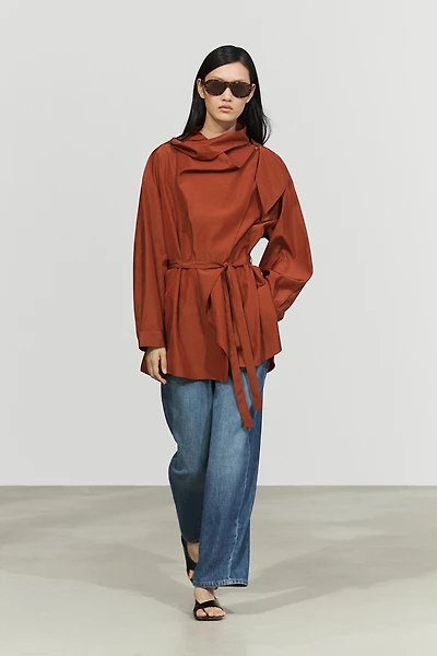 Flowing blouse with tie detail
