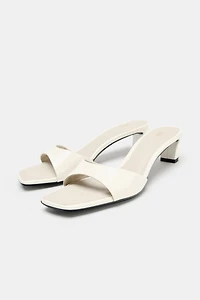 LOW HEELED LEATHER SANDALS