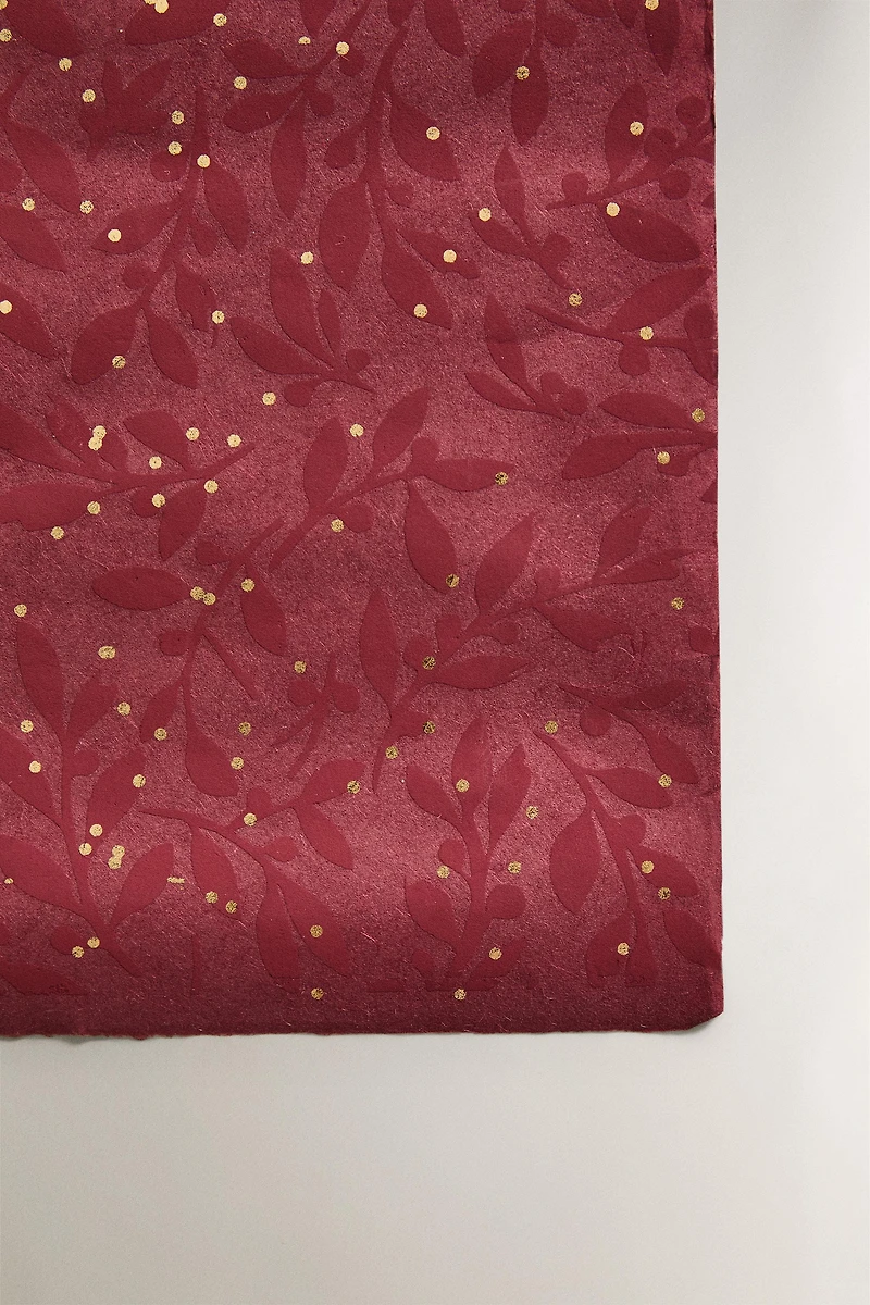 CHRISTMAS HOLLY LEAF WRAPPING PAPER