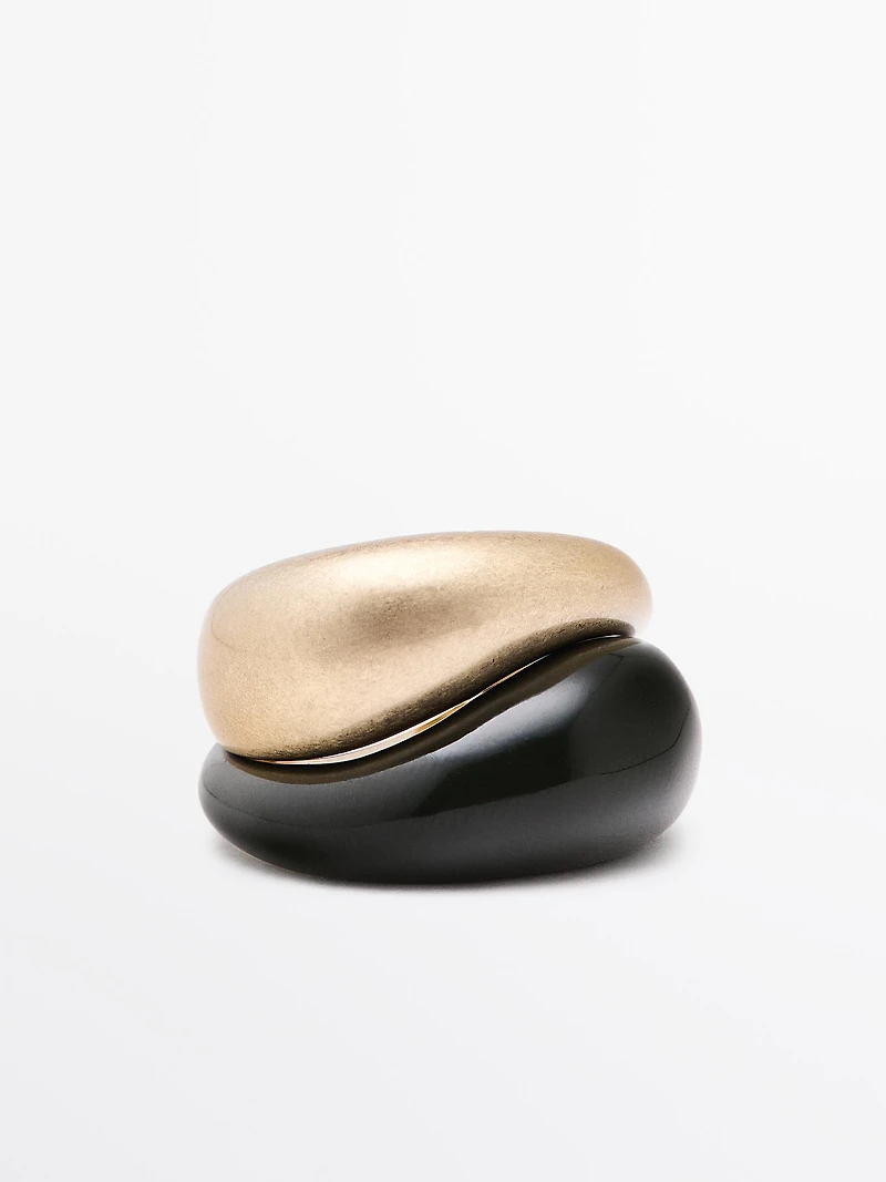 Pack of enamelled rings