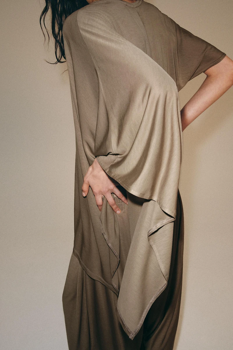ASYMMETRIC CAPE TOP