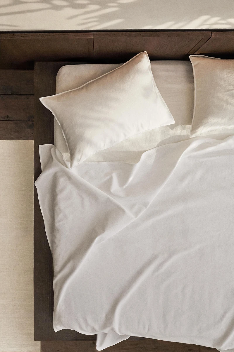 STRIPED TEXTURED BEDSPREAD