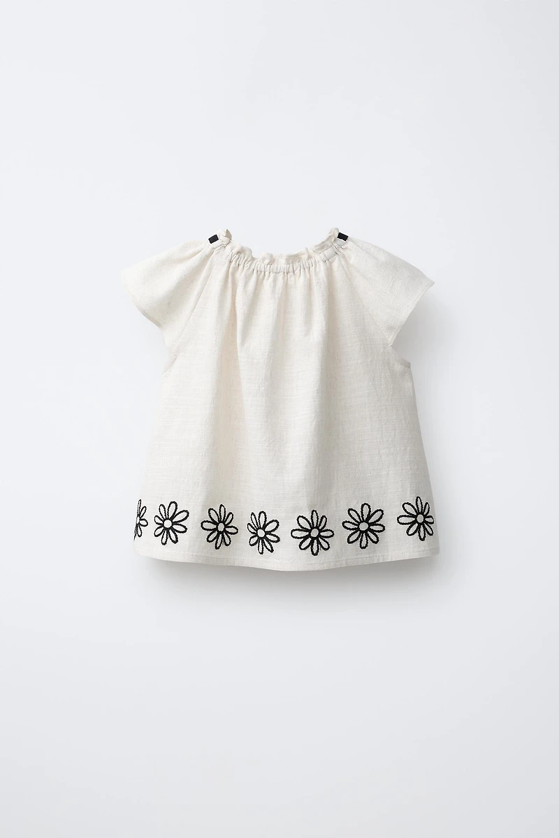 EMBROIDERED FLORAL BLOUSE