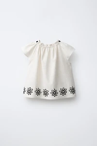EMBROIDERED FLORAL BLOUSE