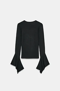 RUFFLED SLEEVE T-SHIRT