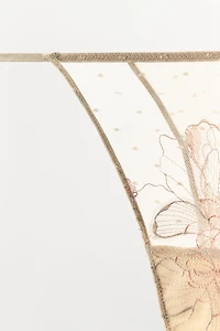 TANGA EN DENTELLE