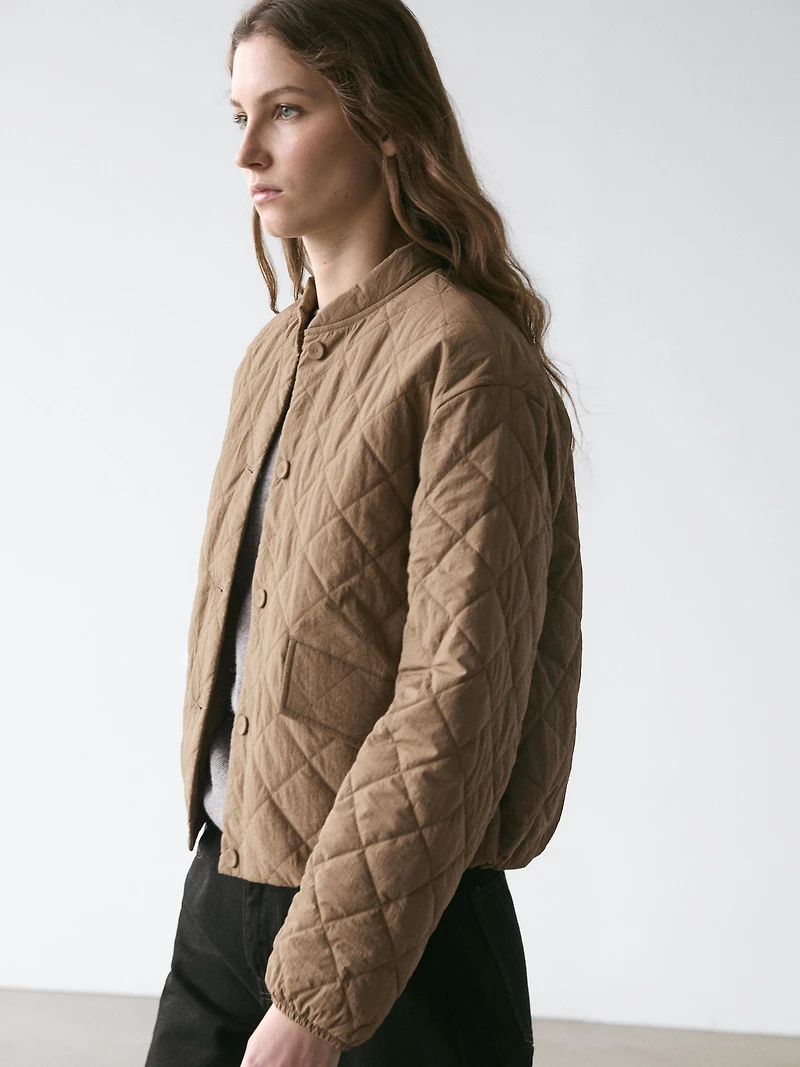 Short lightweight puffer jacket