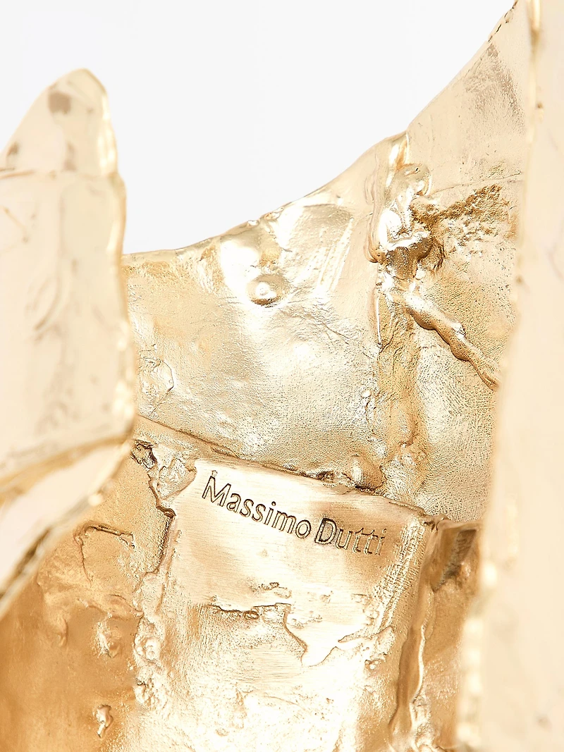 Irregular-shaped cuff