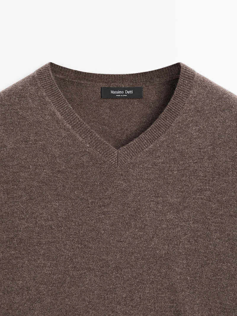 Pull à col en V maille de laine mélangée
