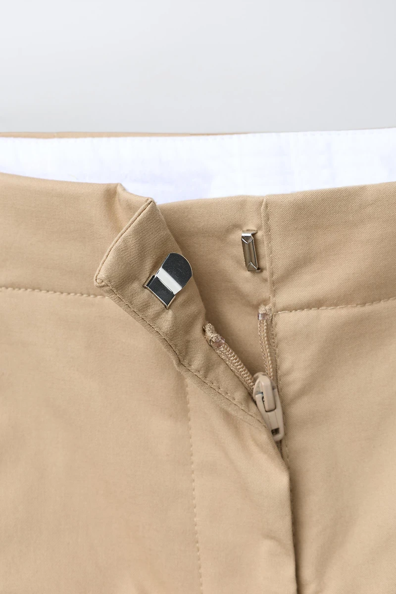 BUCKLED BARREL CARGO PANTS