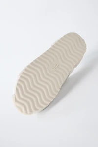 PIECED SNEAKERS