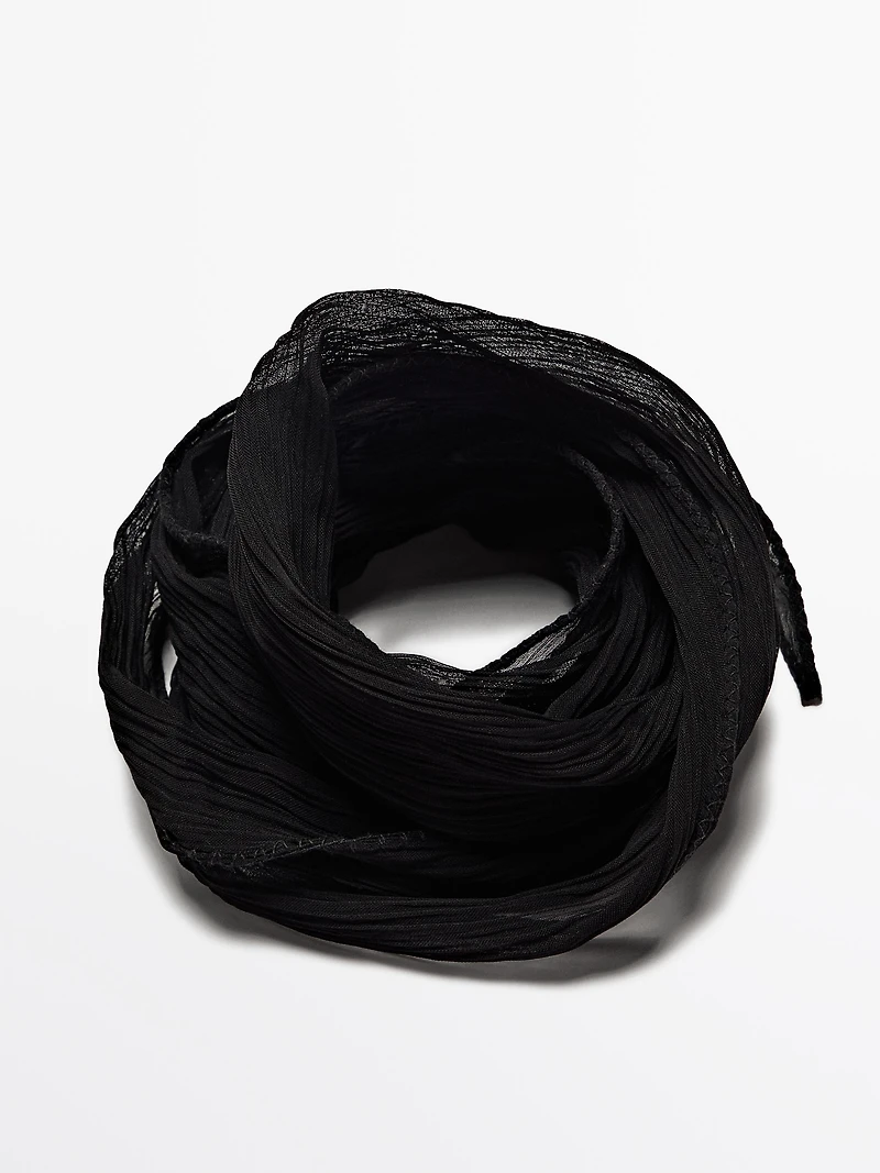 Tie scarf
