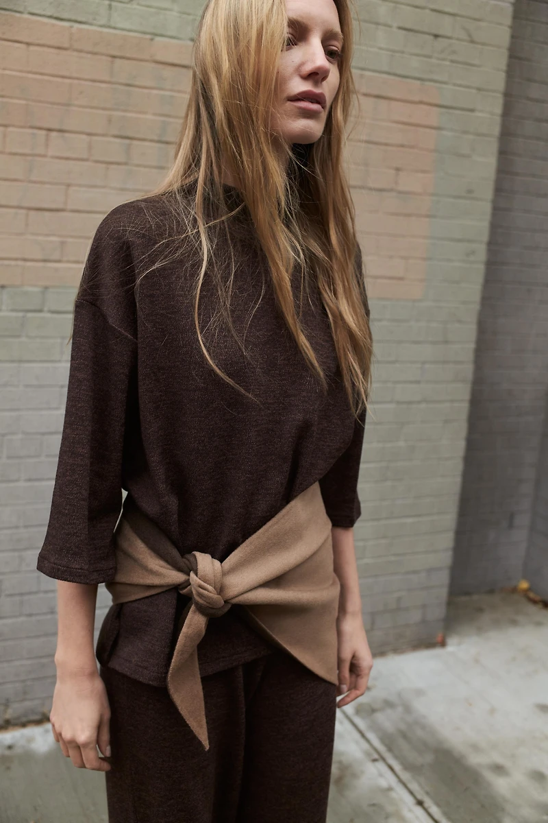 MOCK NECK PIQUÉ T-SHIRT