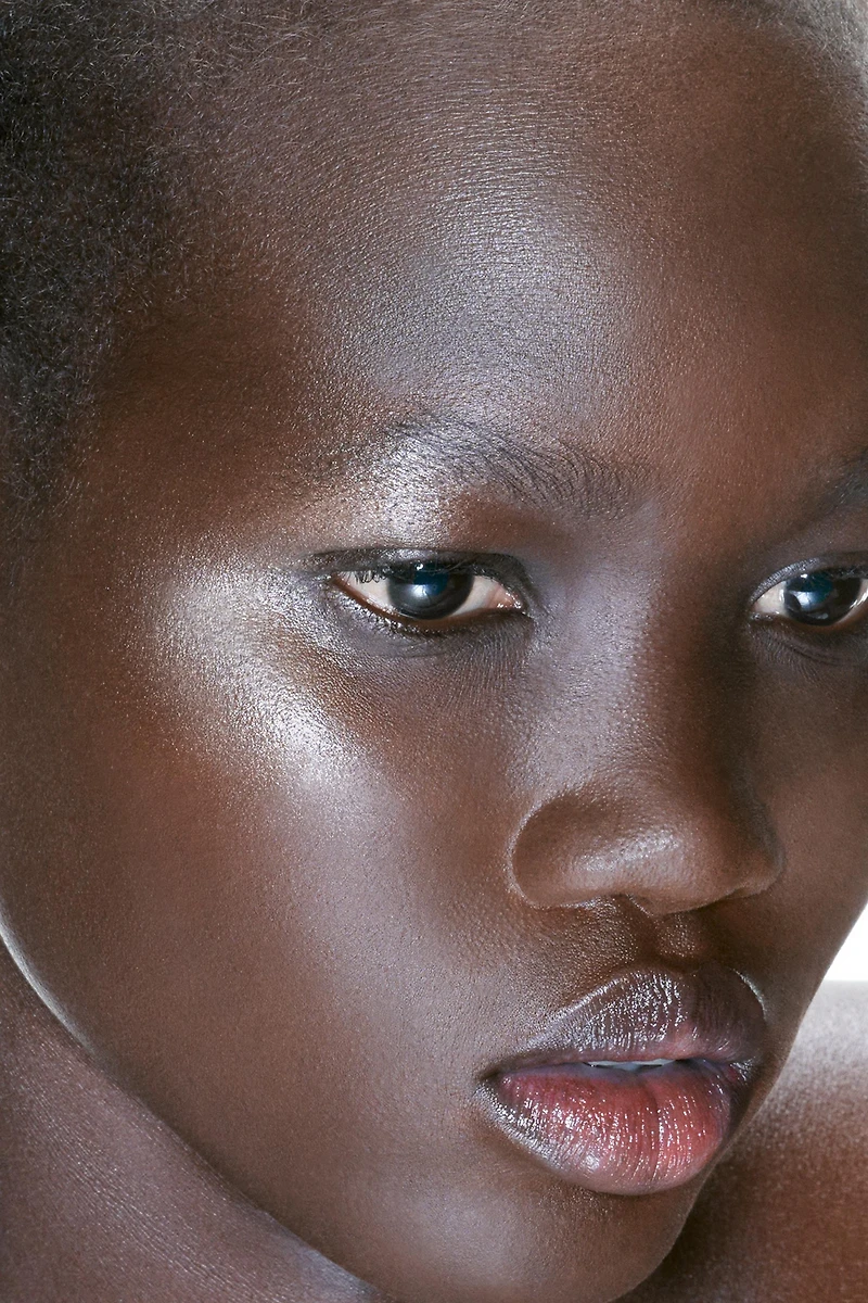 LIQUID HIGHLIGHTER - TEMPTING GLOW
