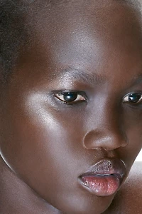 LIQUID HIGHLIGHTER - TEMPTING GLOW
