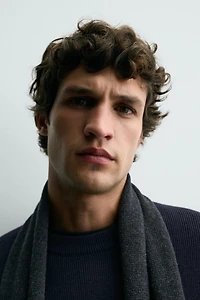 PULL STRUCTURÉ AVEC LAINE