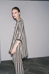 TOP EN MAILLE RAYÉ AVEC LIN