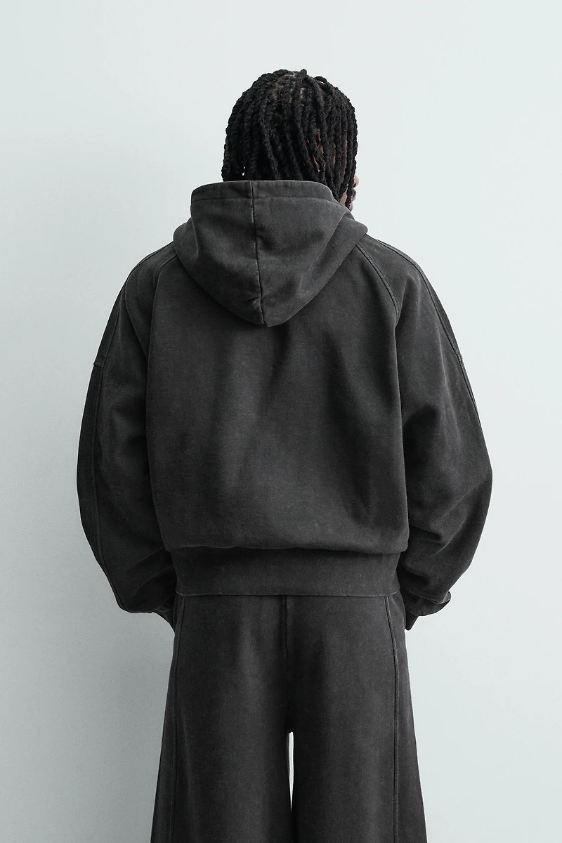 SWEAT CROPPED FIT À CAPUCHE