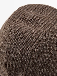 Knit hood with tie