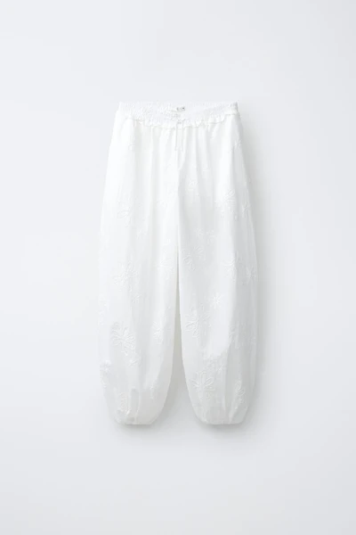 EMBROIDERED FLORAL BLOOMER PANTS