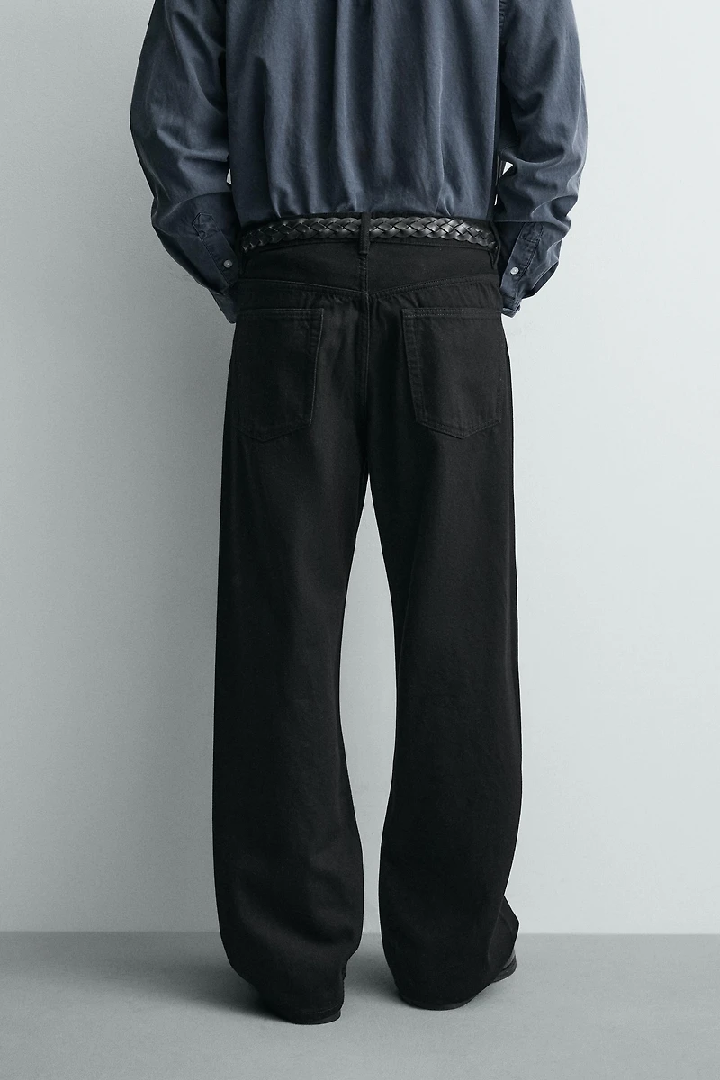 LOOSE FIT JEANS