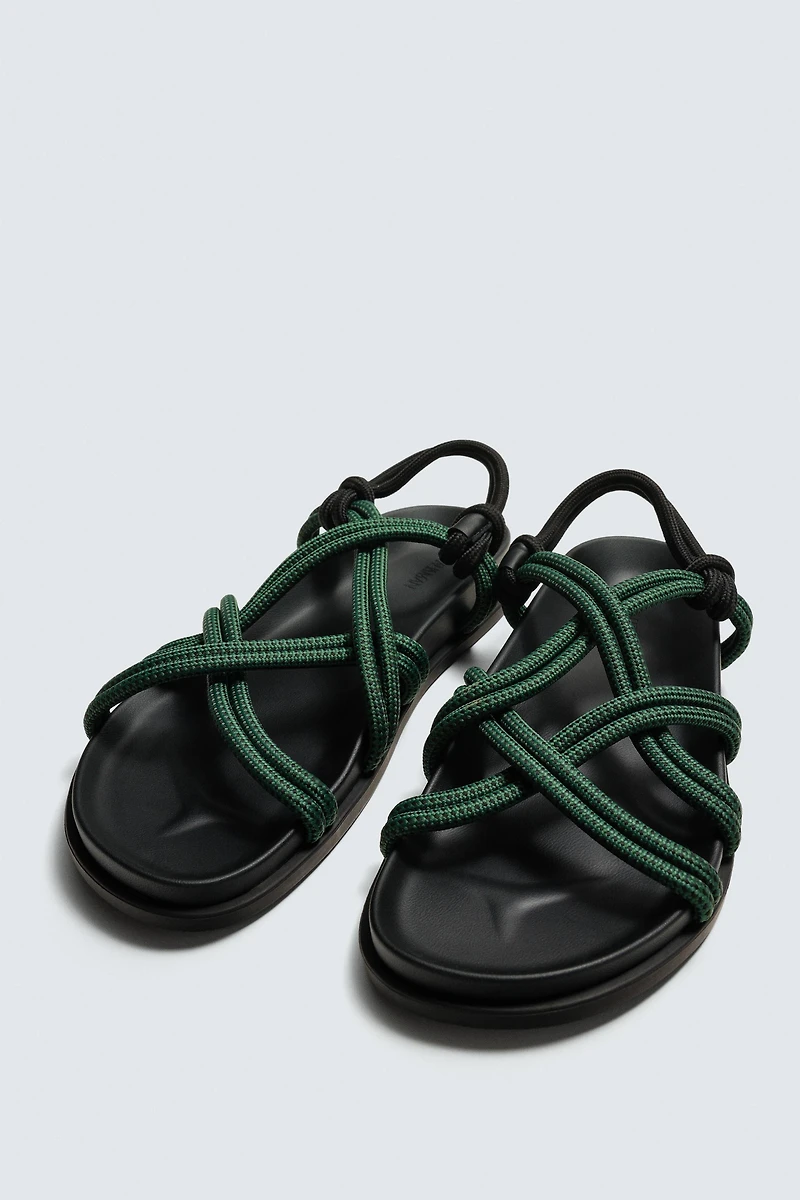 CONTRAST STRAP SANDALS