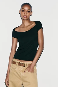 SQUARE NECK T-SHIRT