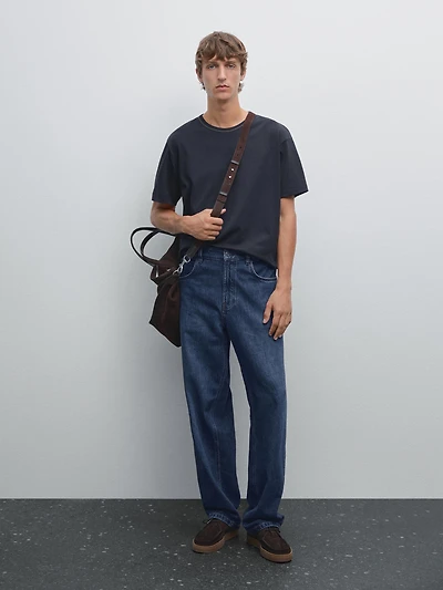 Short-sleeve T-shirt with contrast topstitching