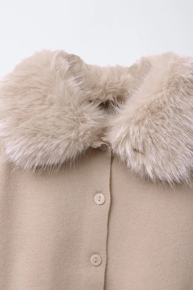 CARDIGAN WITH DETACHABLE FAUX FUR COLLAR