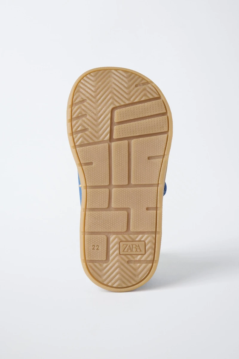 BAREFOOT SNEAKERS