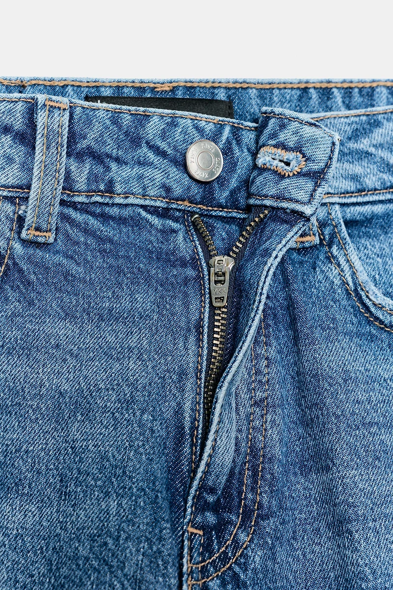 Z1975 HIGH-WAIST MOM FIT JEANS WITH PRESSED CREASE